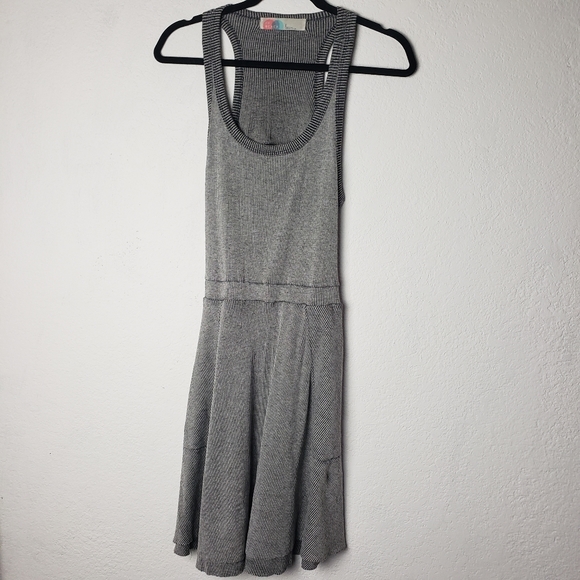 FP BEACH flowy open back stripped sleevless dress - Picture 2 of 9